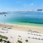 Exclusive Beachfront 2 Bed With Pool & Palm View