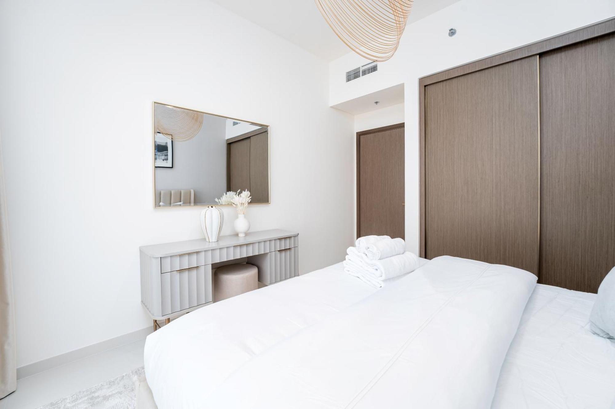 Apartment Exclusive Beachfront 2 Bed With Pool & Palm View