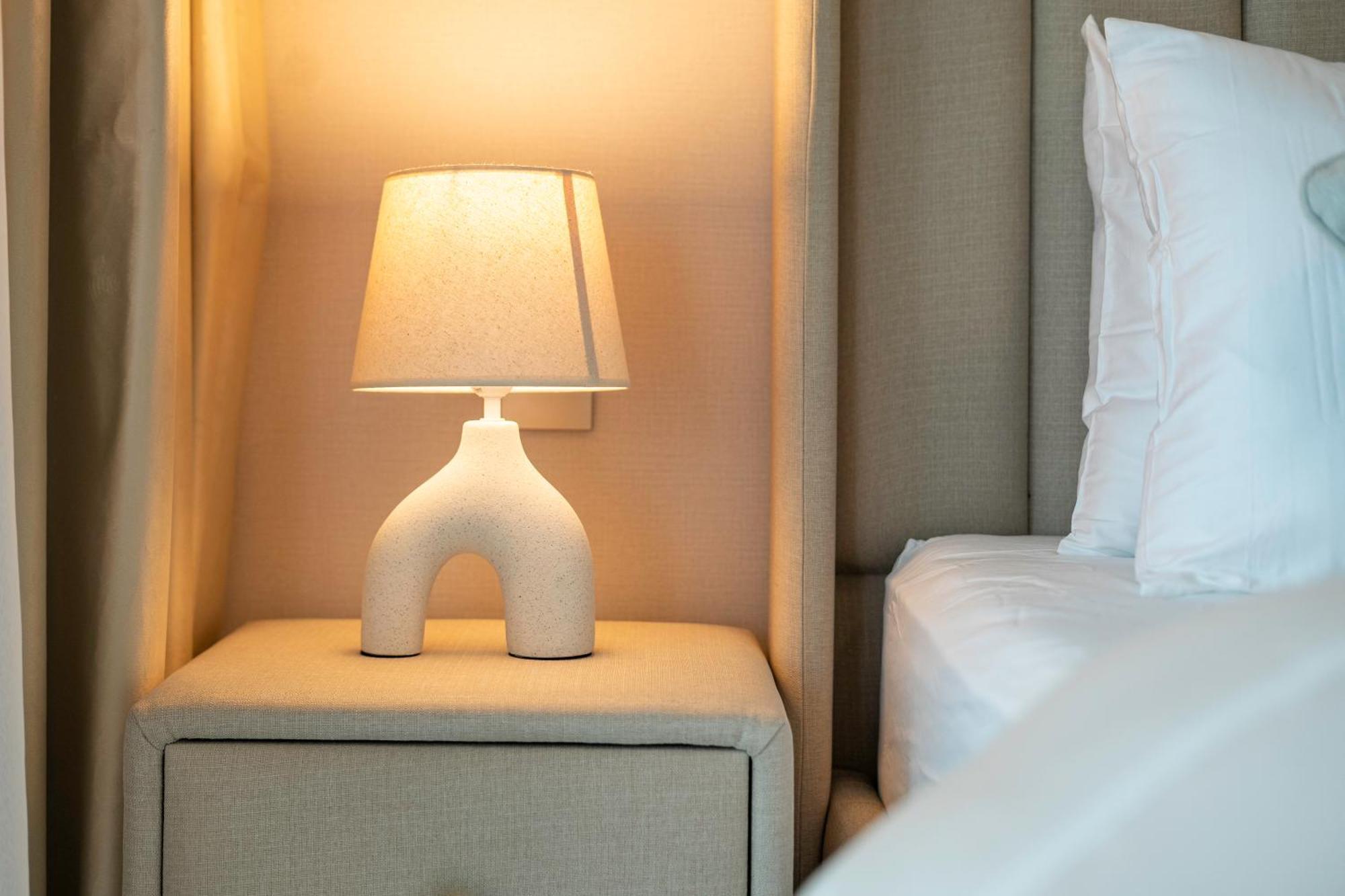 Exclusive Beachfront 2 Bed With Pool & Palm View Apartment Dubai