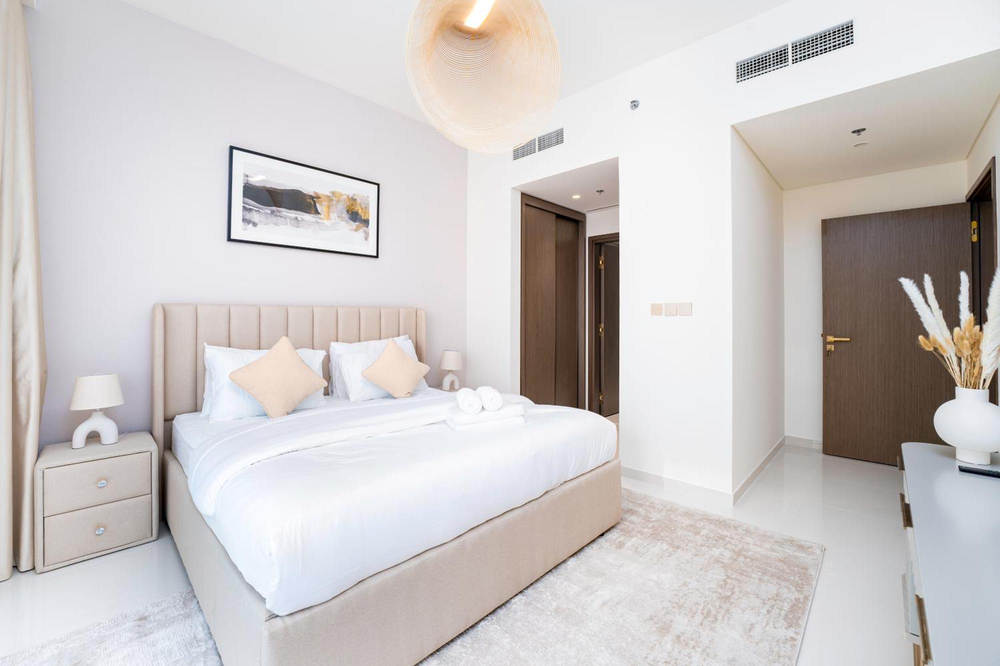 Exclusive Beachfront 2 Bed With Pool & Palm View *