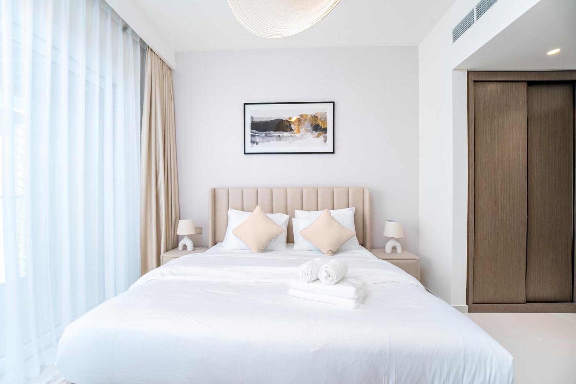 Exclusive Beachfront 2 Bed With Pool & Palm View Apartment Dubai