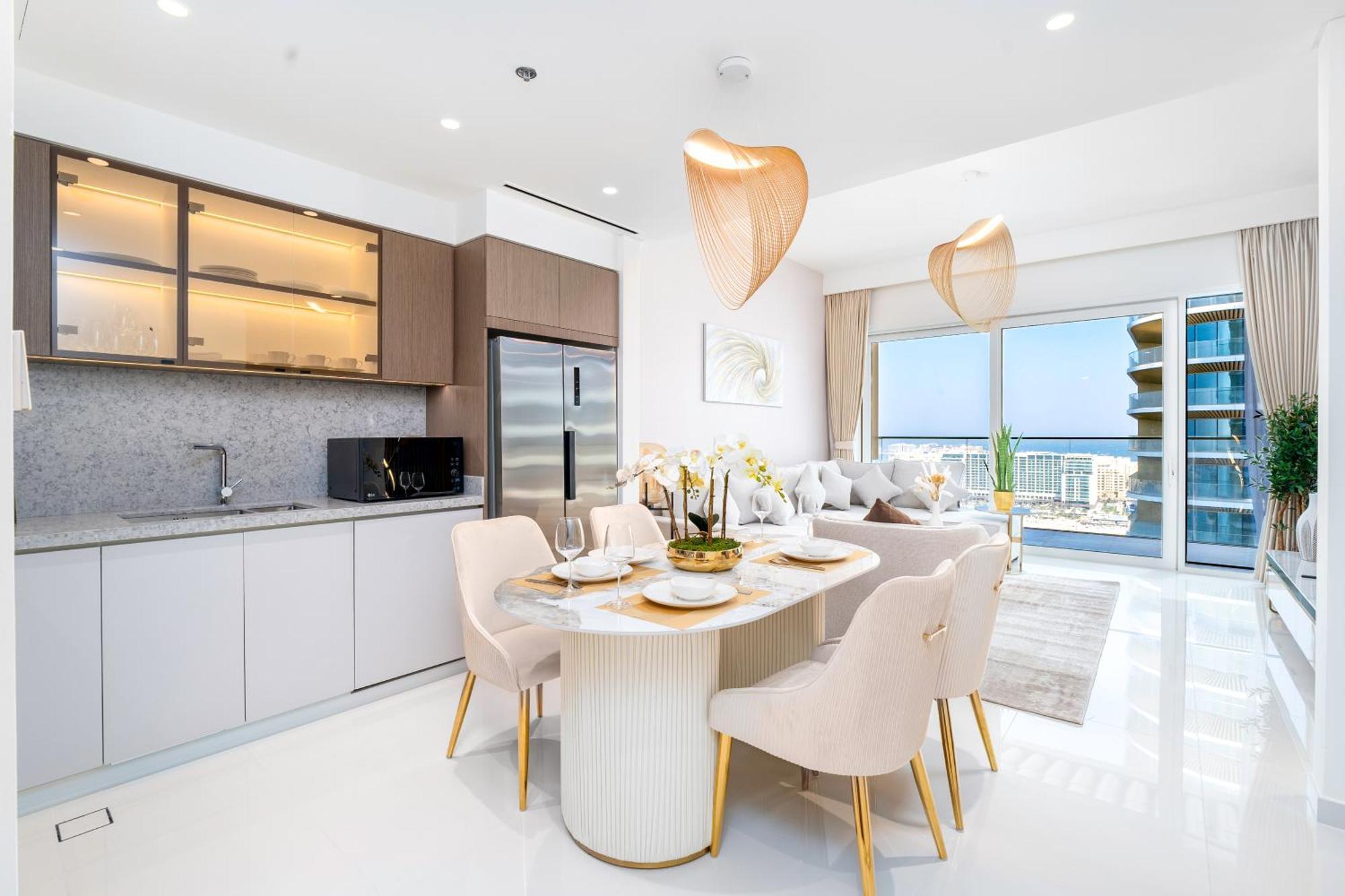 Apartment Exclusive Beachfront 2 Bed With Pool & Palm View