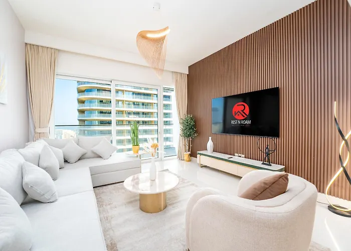Exclusive Beachfront 2 Bed With Pool & Palm View